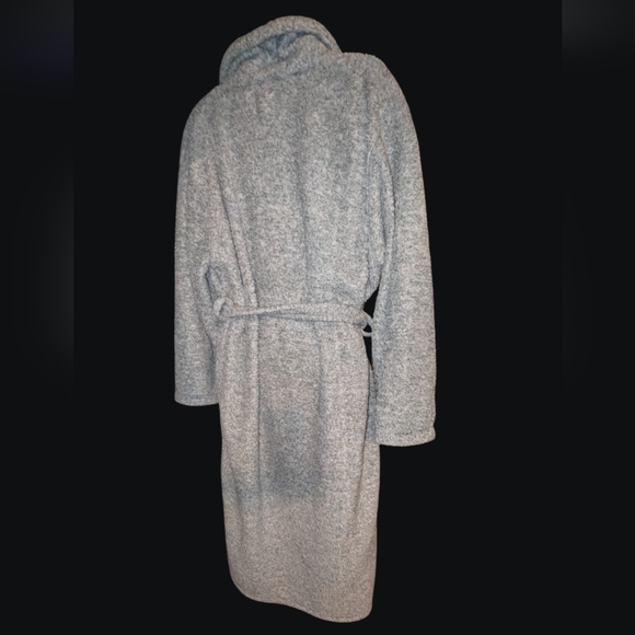 Plush Robe - Picture 4 of 6